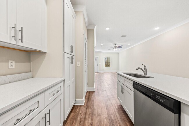 Building Photo - 246 N Sand Palm Rd