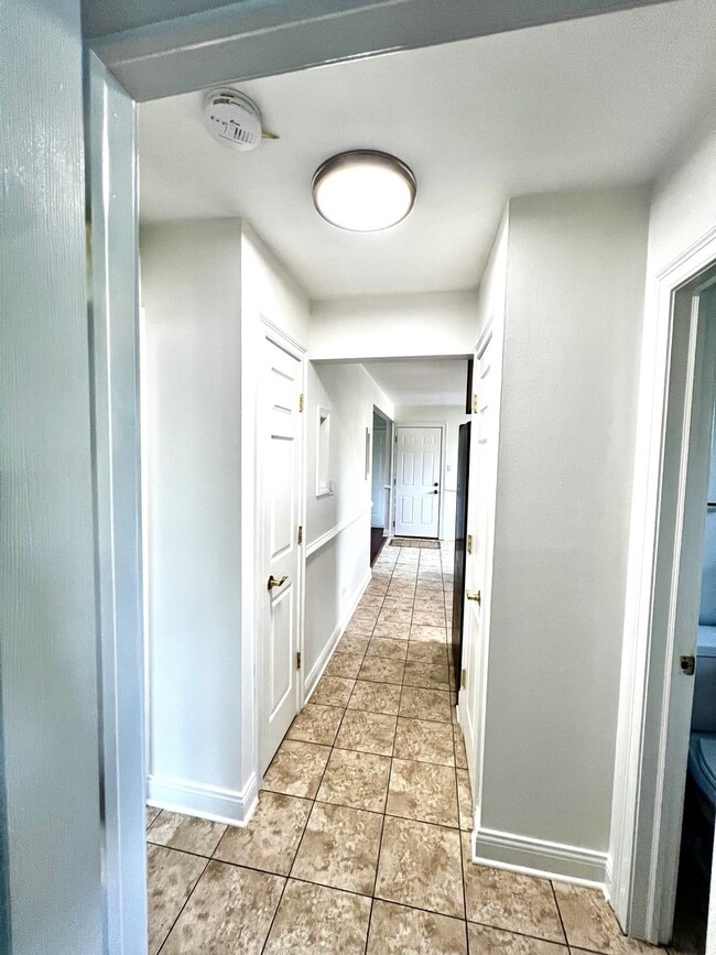 Building Photo - 6842 W Lode Dr
