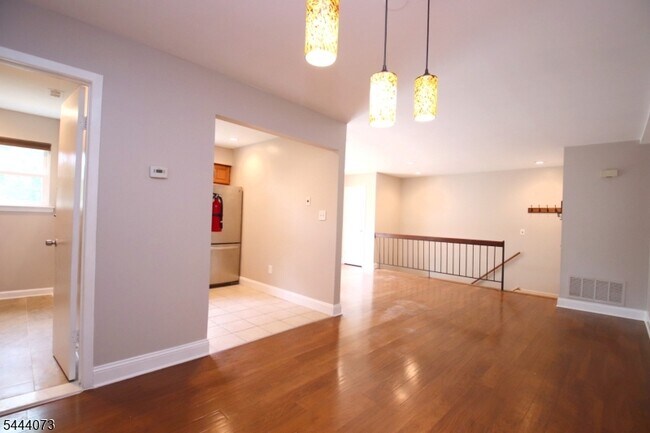 Building Photo - 1404 Normandy Ct