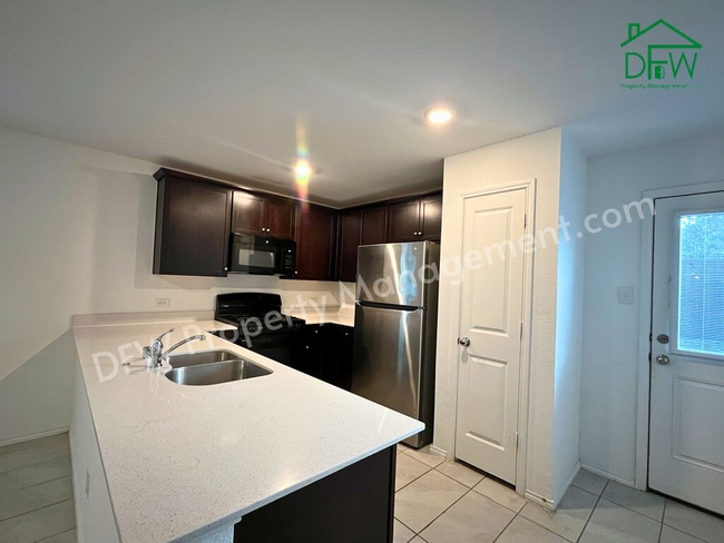 Building Photo - Charming 3-Bedroom Home for Lease in Quiet Little Elm Neighborhood!