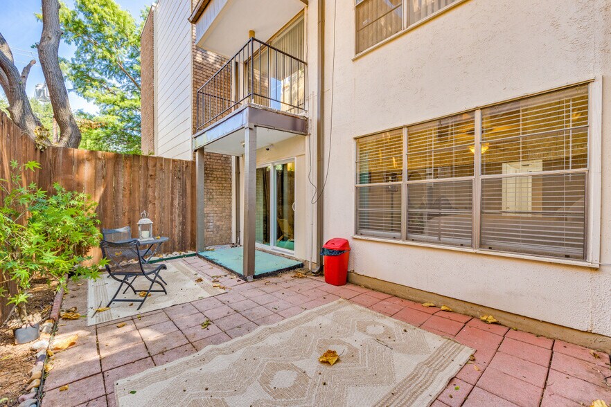 Building Photo - 2720 Reagan Street