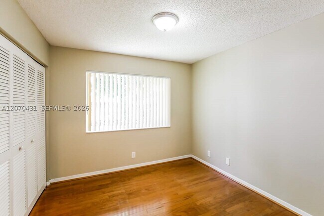 Building Photo - 10841 SW 14th Ct