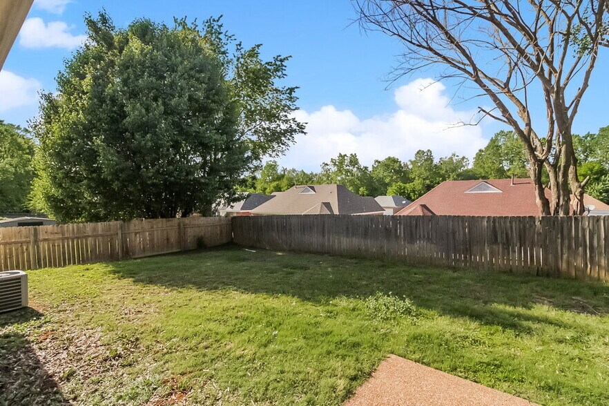 Building Photo - 6640 Elmore Ridge Ln