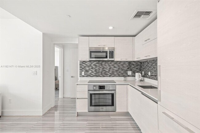 Building Photo - 1300 S Miami Ave