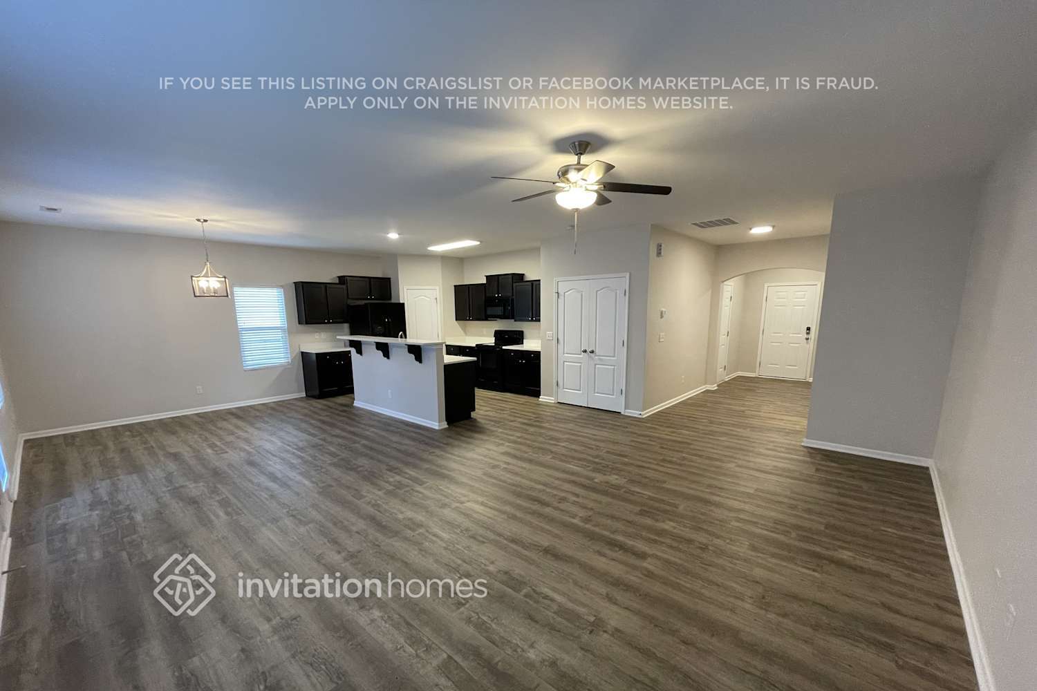 Building Photo - 136 Autumn Bluff Cir