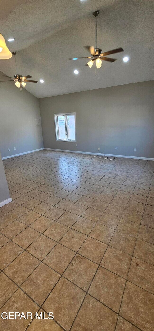 Building Photo - 8828 Kenneth St