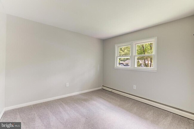 Building Photo - 4111 Hemingway Dr