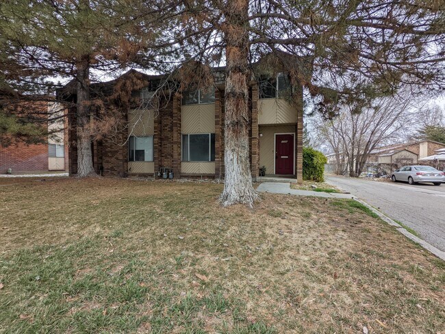 Primary Photo - 1728 N 550 W