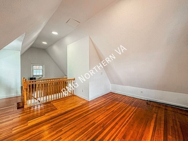 Building Photo - 4412 Volta Pl NW