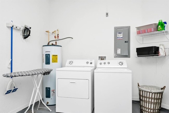 Building Photo - 4830 Tidecrest Ave