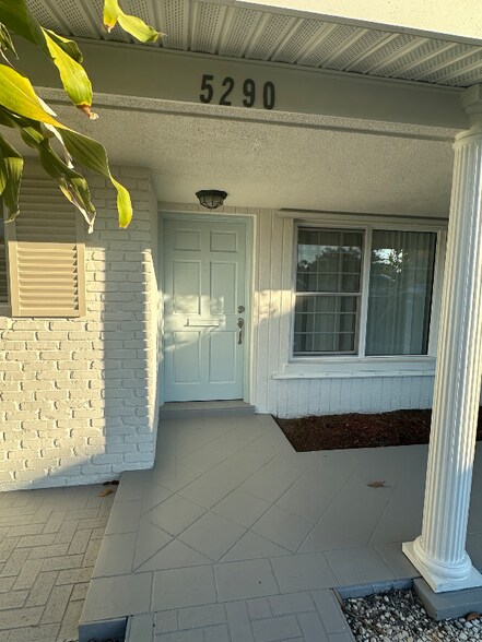 Building Photo - 5290 38th Way S