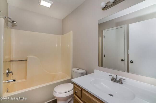 Building Photo - 4103 Willowview Blvd