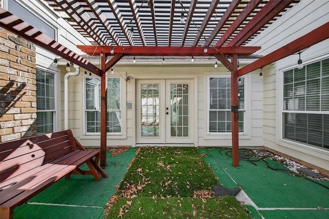 Building Photo - 11414 Meadow Lake Dr