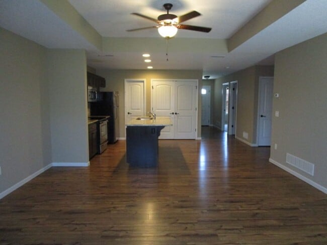 Building Photo - Awesome!  2bed 2bath