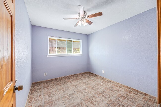 Building Photo - 9326 Eblen Dr