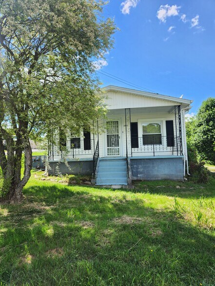 Building Photo - 2511 Watauga Rd