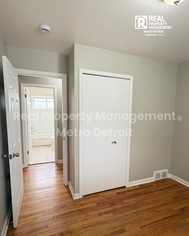 Building Photo - 22706 Hillock Ave