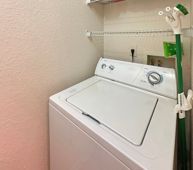 Building Photo - 160 SW Peacock Blvd