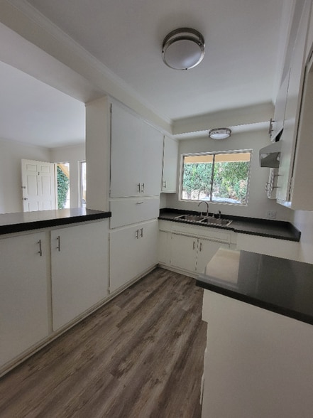 Building Photo - 13556 Wyandotte St