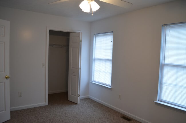 Building Photo - 171 Sandy Ln