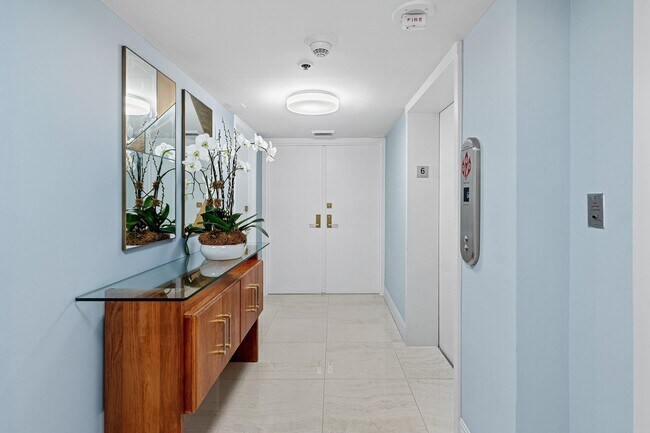 Building Photo - 250 S Ocean Blvd