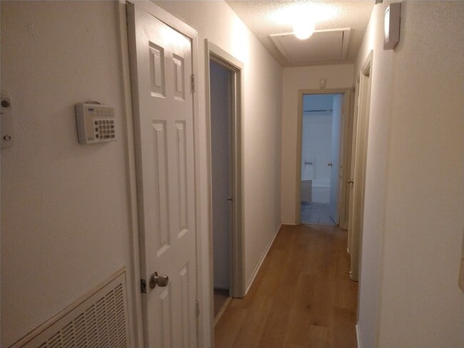 Building Photo - 11022 Longtom Ct