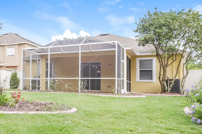 Building Photo - 20221 Still Wind Dr