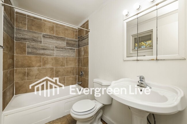 Building Photo - 5063 Sabra Ave