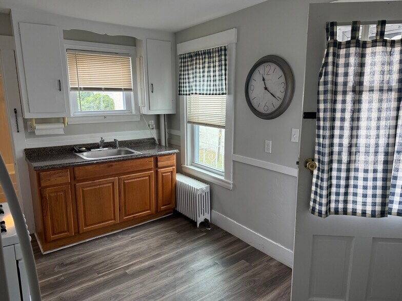 Building Photo - 67 North Beacon St