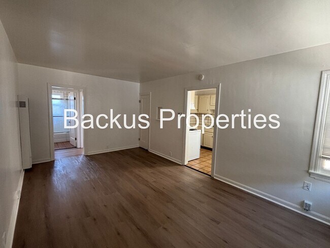 Building Photo - 155 Archer St