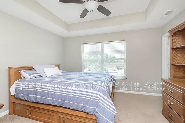 Building Photo - 9042 Mercer Dr