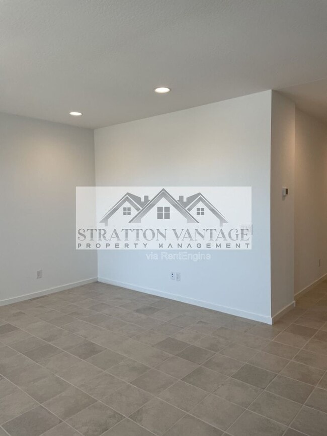 Building Photo - 2942 Kim Dr