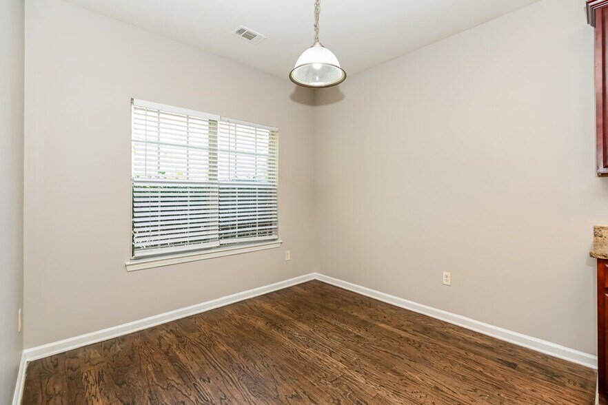 Building Photo - 309 Breeze Ct