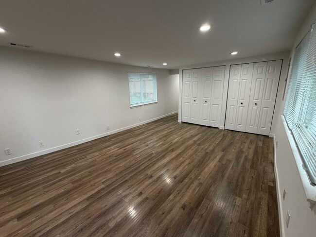 Building Photo - 16606 111th Ave SE