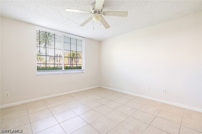 Building Photo - 1265 Wildwood Lakes Blvd