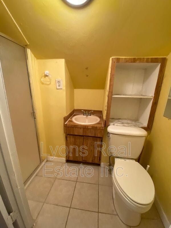 Building Photo - 2210 Cantor Ln