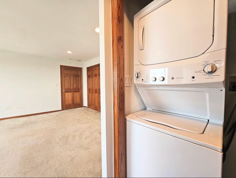 Building Photo - 1300 N Dearborn St