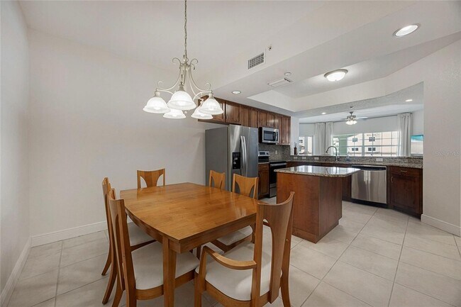 Building Photo - 14041 Bellagio Way