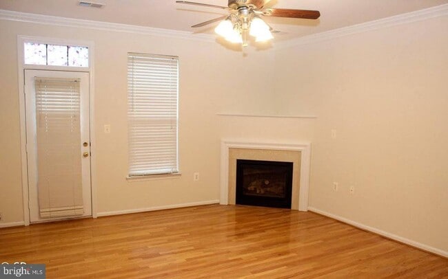 Building Photo - 20962 Albion Ln