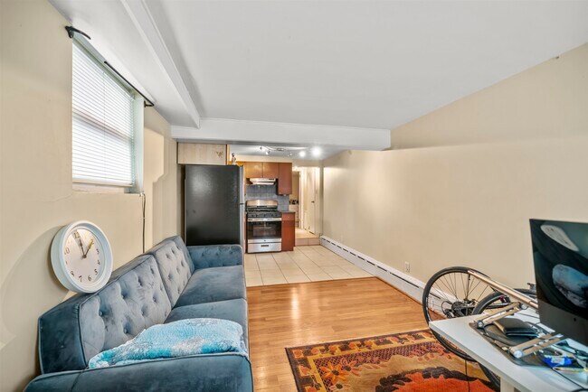 Building Photo - 40 Hauxhurst Ave