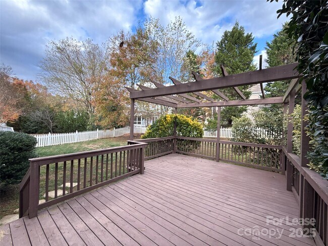 Building Photo - 805 Stargard Ct