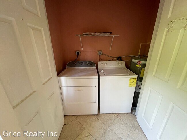 Building Photo - 2 br, 2 bath House - 28251 Pine Haven Way ...