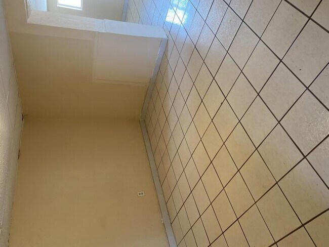 Building Photo - 1 bedroom in El Paso TX 79915