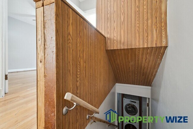 Building Photo - 5961 Benton Heights Ave