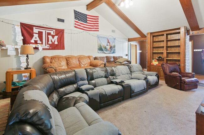 Building Photo - 1406 Angelina Cir