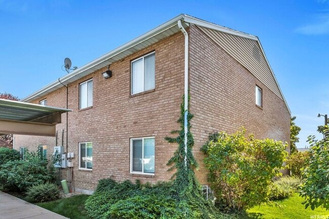 Building Photo - AWESOME GROUND FLOOR CONDO IN OREM