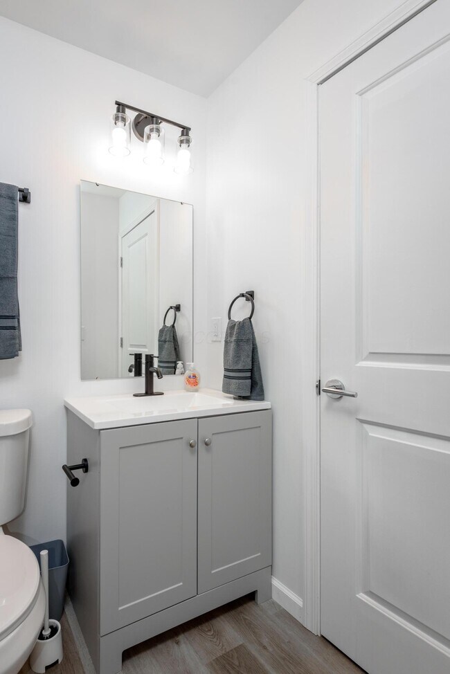 Building Photo - 62 S Main St