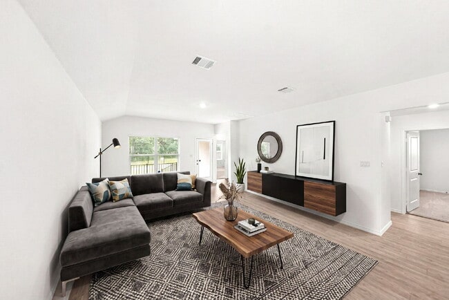 Building Photo - Ready NOW! Greenbelt Wooded Views