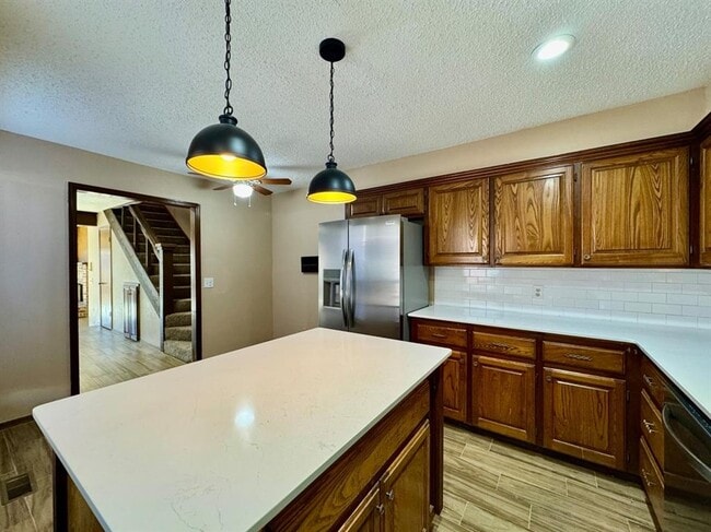 Building Photo - 1622 Windhill Ave