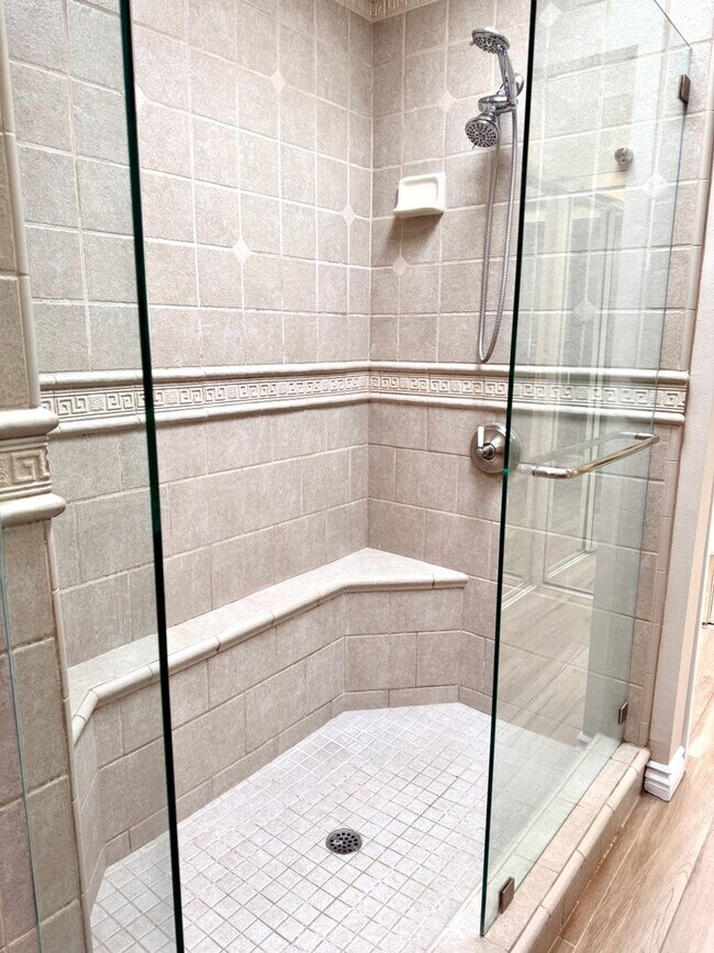 Building Photo - Coveted Highpoint Property